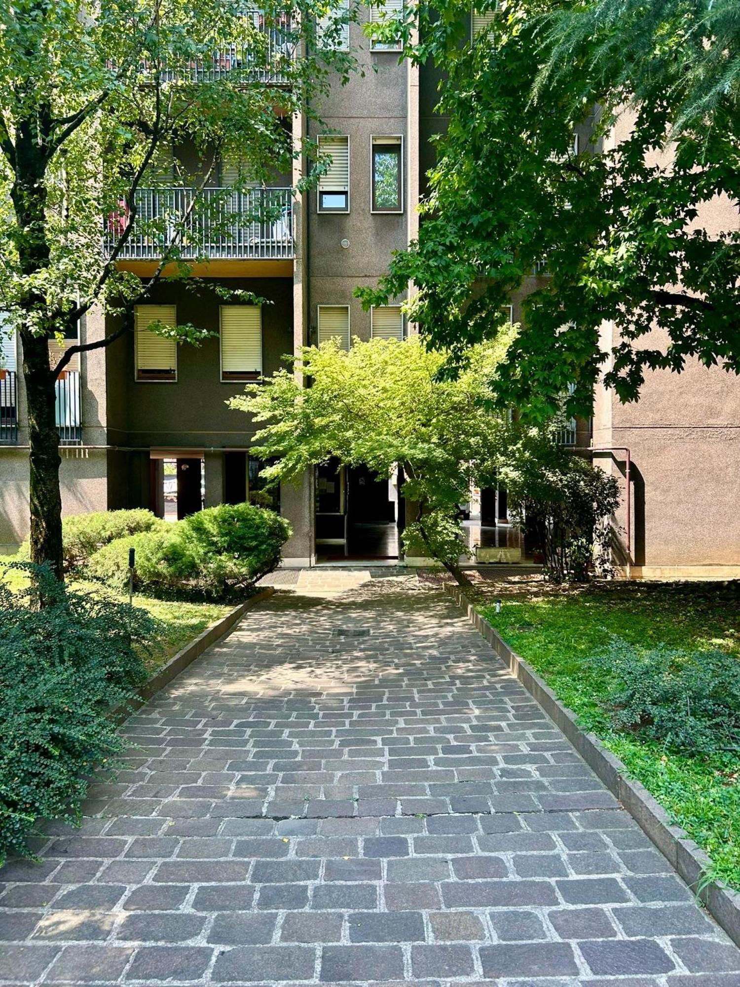 Lr Deluxe Apartments - Maison Zeno Milan Extérieur photo